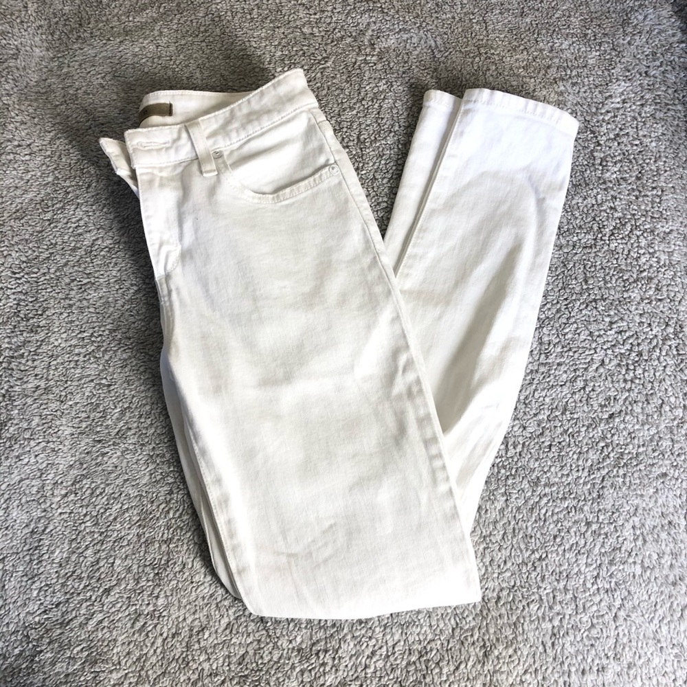 JOE’S JEANS WHITE DISTRESSED DENIM SIZE 25
